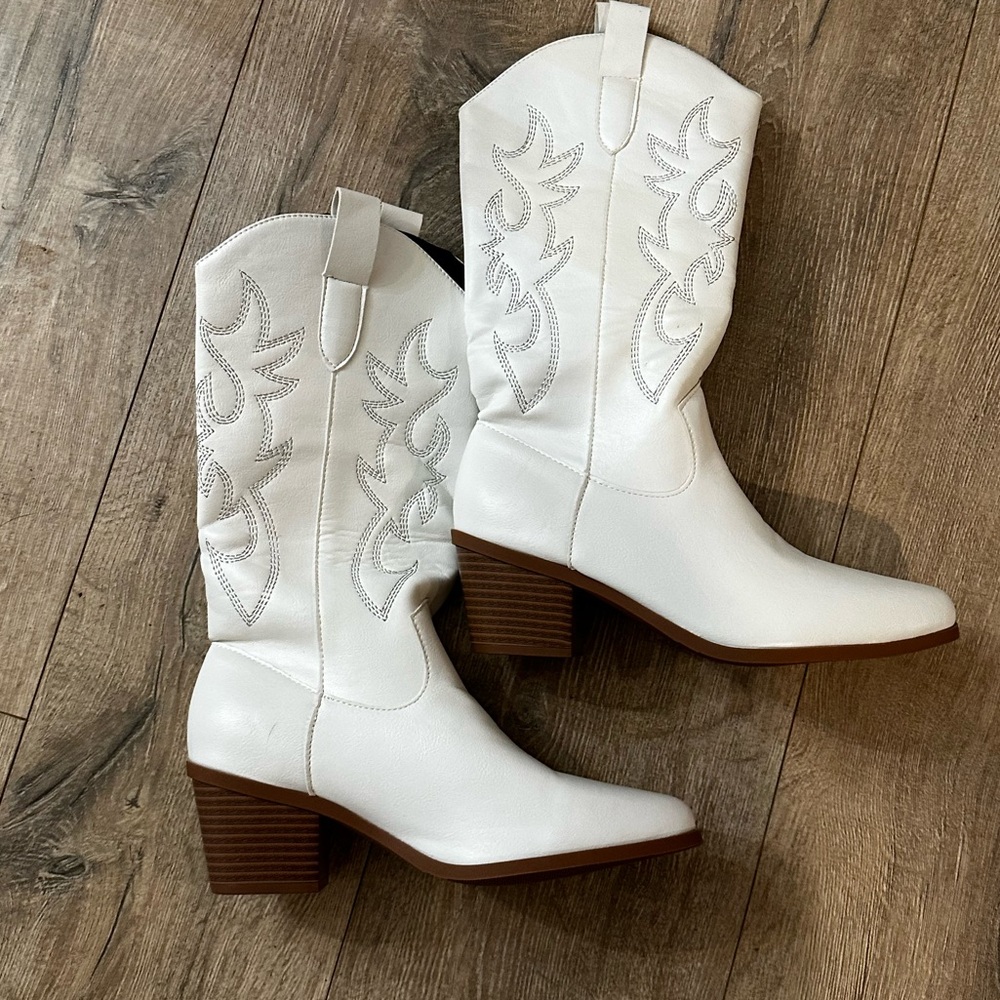 White Western Cowboy Boots